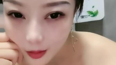 [동양야동] 운치 있는 성숙한 미소녀, 스타킹 하이힐과 얼굴을 드러낸 격정적인 라이브 방송 늑대 친구 자극, 우유 놀이, 새로 산 계란 고르기, 자위, 호들갑스러운 표정 넋 나가기
